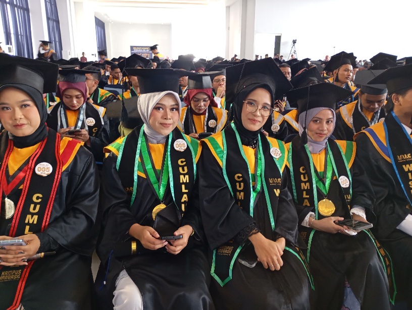 Universitas Widyagama Malang Wisuda 460 Lulusan Baru