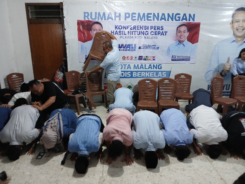 Unggul Hasil Real Count Pilkada Kota Malang, Paslon Wali Sujud Syukur