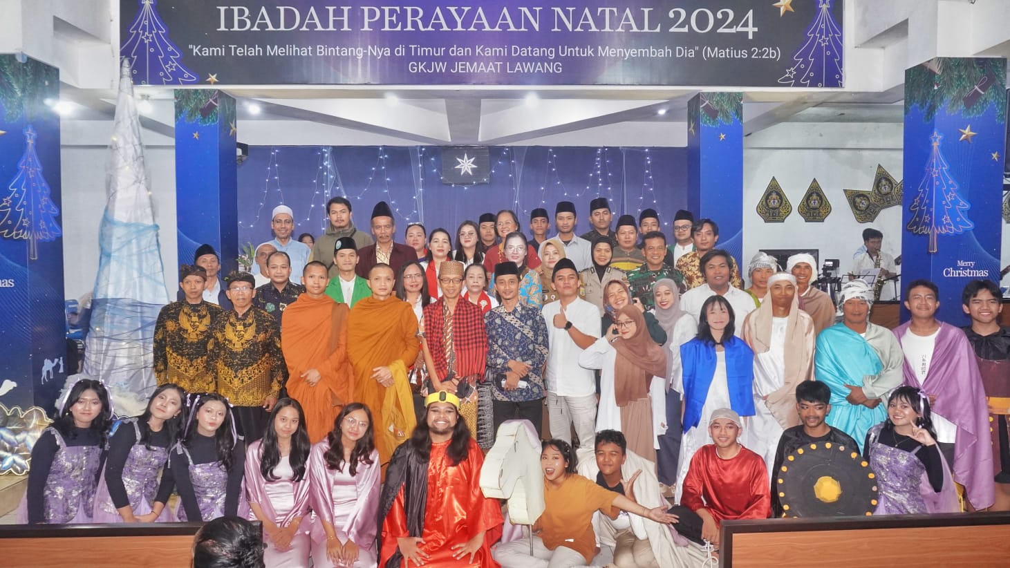 Kuatkan Toleransi, Tamu Lintas Agama Hadiri Perayaan Malam Natal 2024 di GKJW Lawang