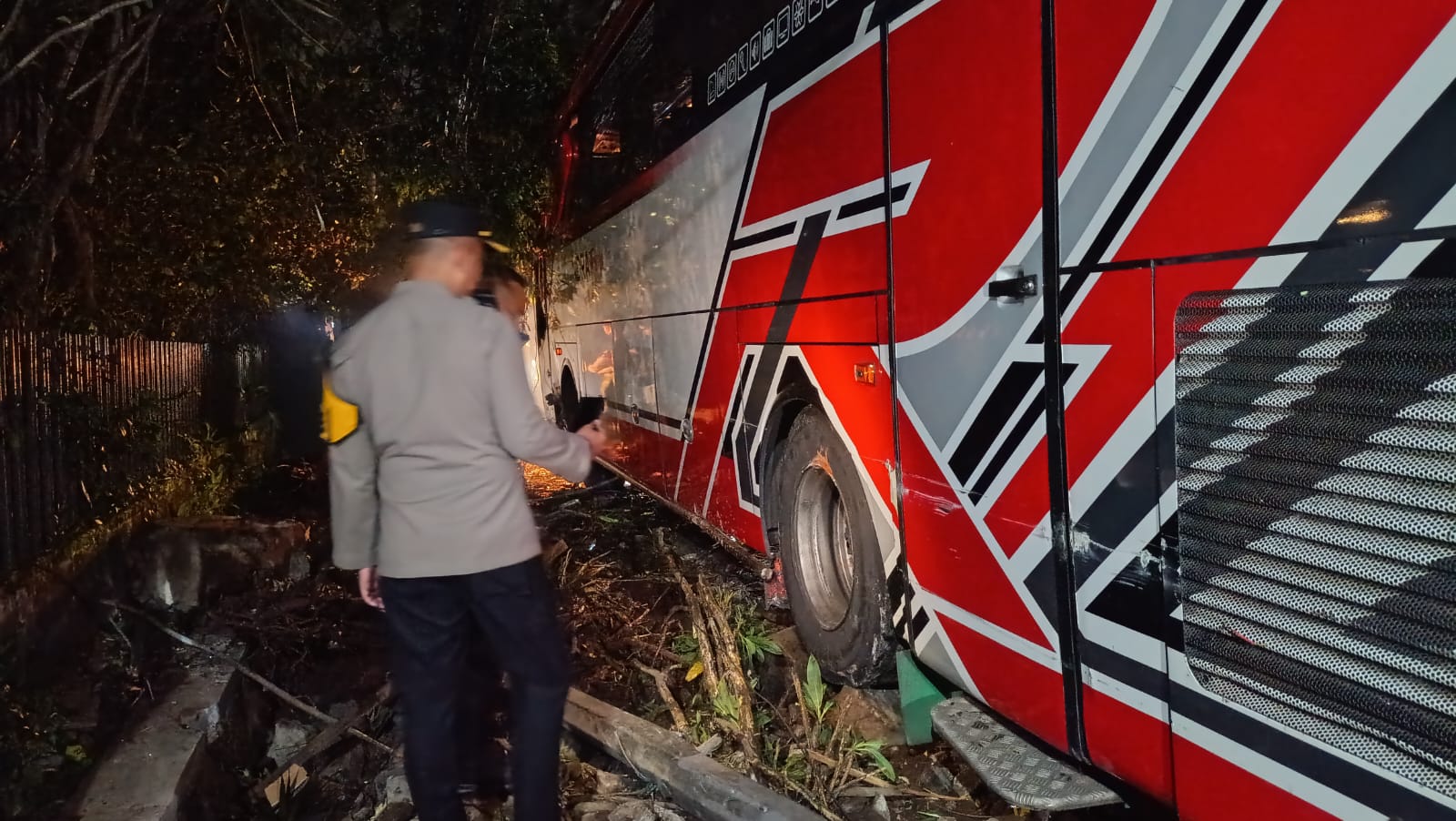 Sempat Hantam Trotoar, Pengemudi Bus Lakukan Pengereman di Tiga Titik Berbeda