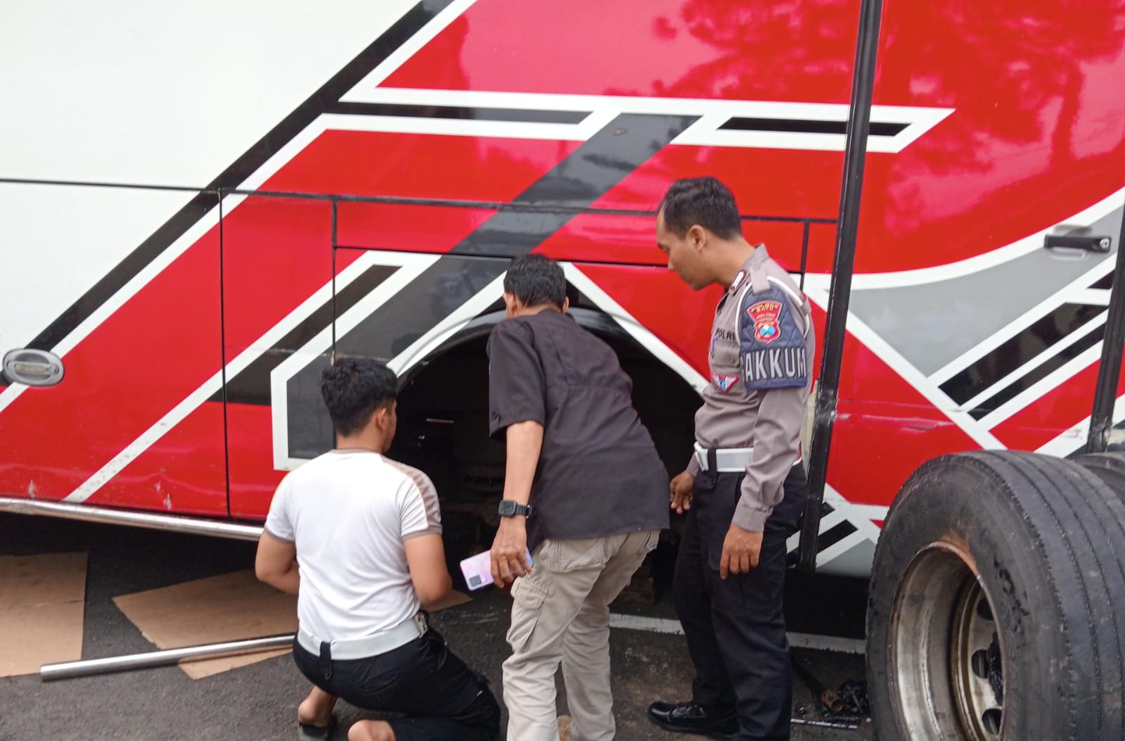 Tersangka Sopir Bus Pariwisata Sakhindra Trans Terancam Pidana 12 Tahun Penjara