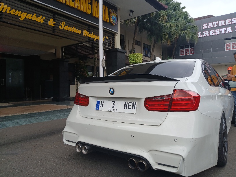 Viral di Medsos, BMW Bernopol ‘N 3 NEN’ Ditilang Polisi