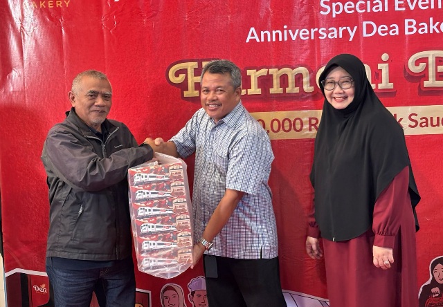 Dea Bakery Rayakan 16 Tahun dengan Bagikan 10 Ribu Roti Kepang Sultana Serentak di Indonesia