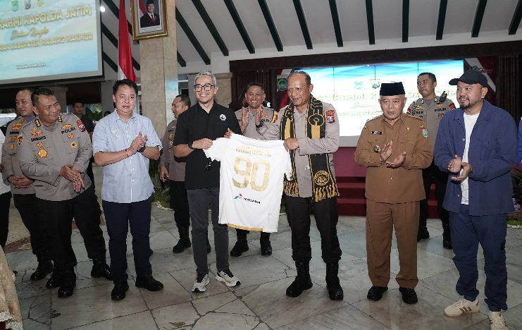 Kapolda Jatim Bertemu Aremania, Tegaskan Komitmen Amankan Laga Singo Edan di Kanjuruhan