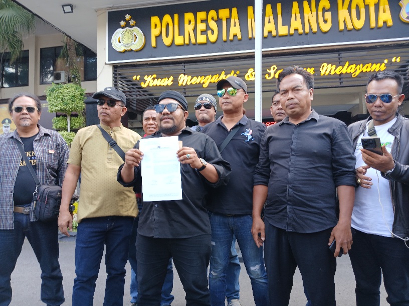 Lewat Aksi Damai, Kelompok MMPJ Laporkan Roy Suryo ke Polresta Malang Kota