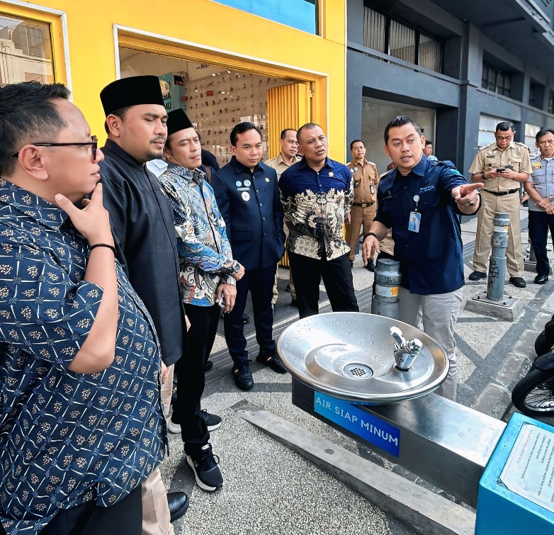 Anjungan Air Siap Minum Tugu Tirta Dapat Pujian Komisi A DPRD Jatim