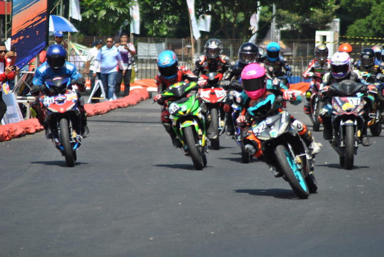 Cabor Balap Motor Road Race Bawa Dua Medali Perdana untuk Kontingen Kota Batu