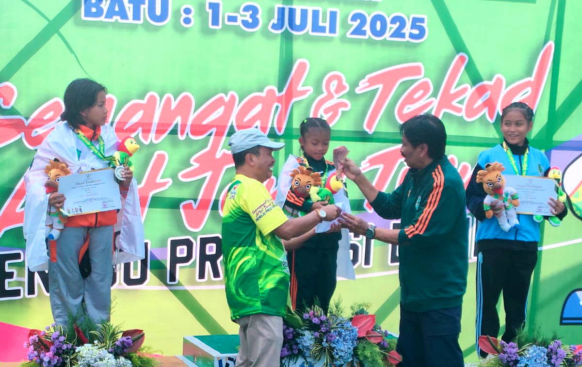 Atlet Cilik Loncat Indah Kota Batu Sabet Medali Emas di Porprov Jatim 2025