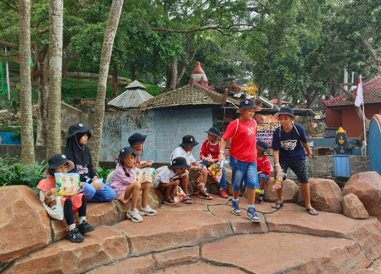 Belajar Seru di Alam: Mahasiswa UMM Ajak Anak-Anak Kenali Satwa Liar Lewat “Wendit Wonder Walks”