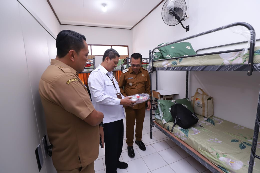 Haru dan Harap Bercampur saat Antarkan  Ratusan Peserta Didik SR