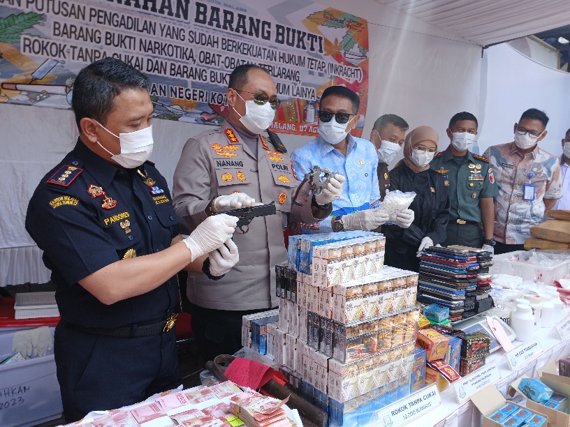Bukti Sinergisitas, Kejari Bersama Forkopimda Kota Malang Musnahkan Barang Bukti Hasil Kejahatan