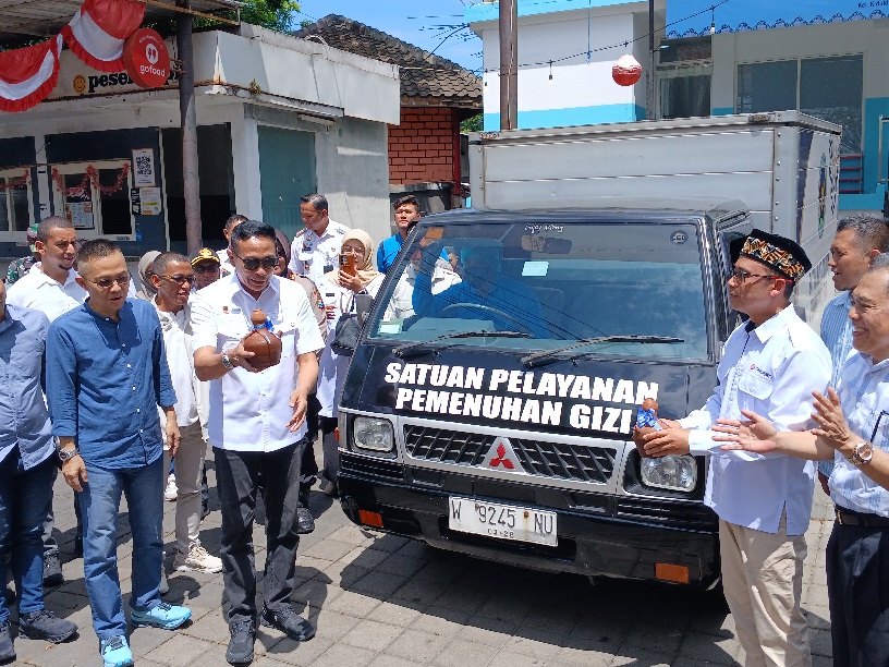 Wahyu Hidayat Berangkatkan Perdana Program MBG Yayasan Kartika Nawa, Penuhi Kebutuhan 3.200 Paket