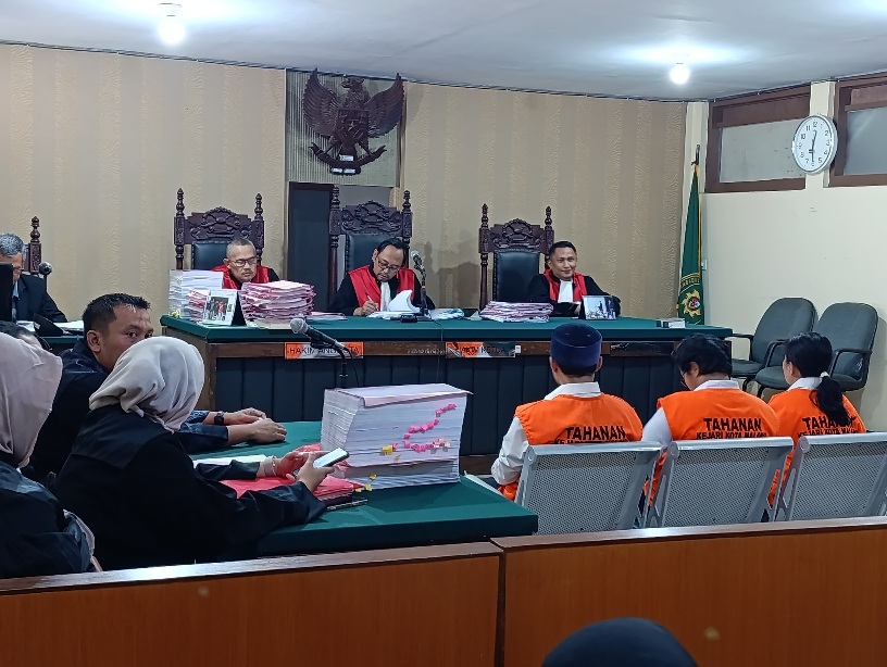 Hakim Bacakan Vonis Tiga Terdakwa CPMI Ilegal