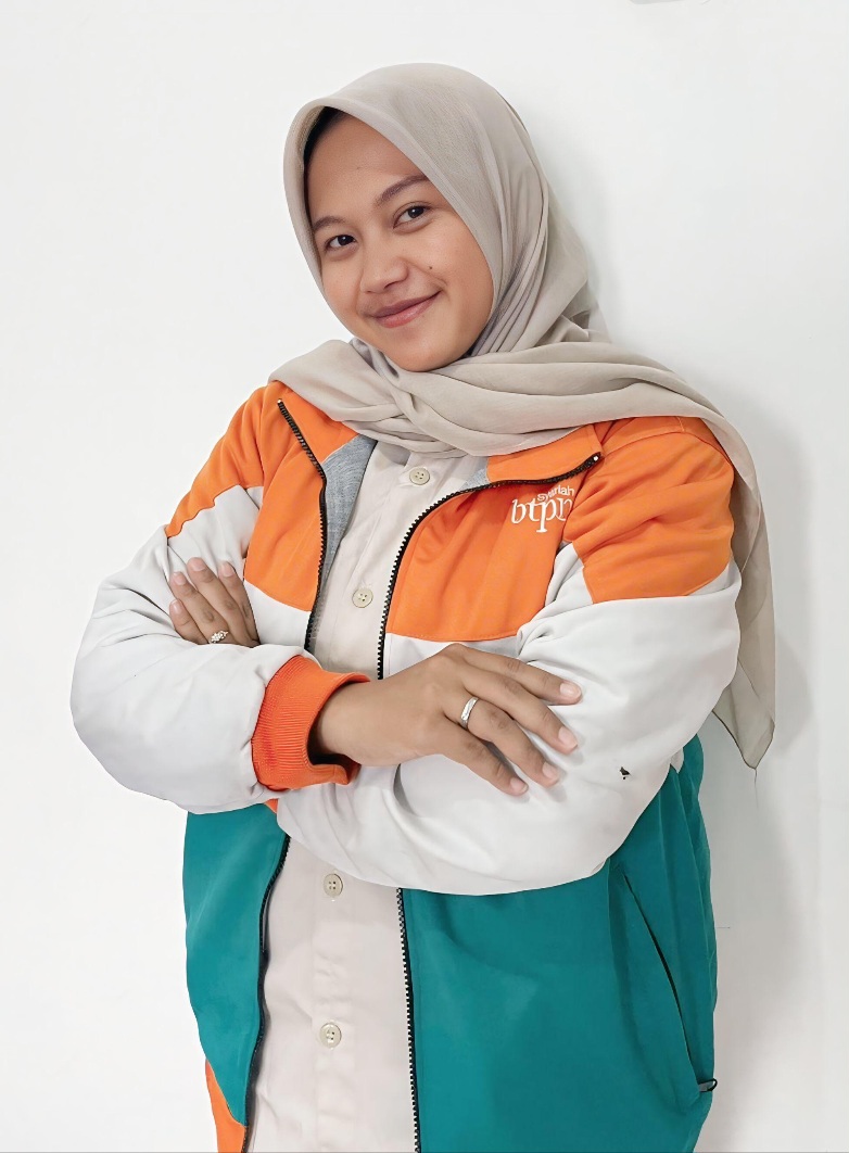 Anggun Yuliana, Karyawan BTPN Syariah Asal Batu Raih Hadiah Umrah