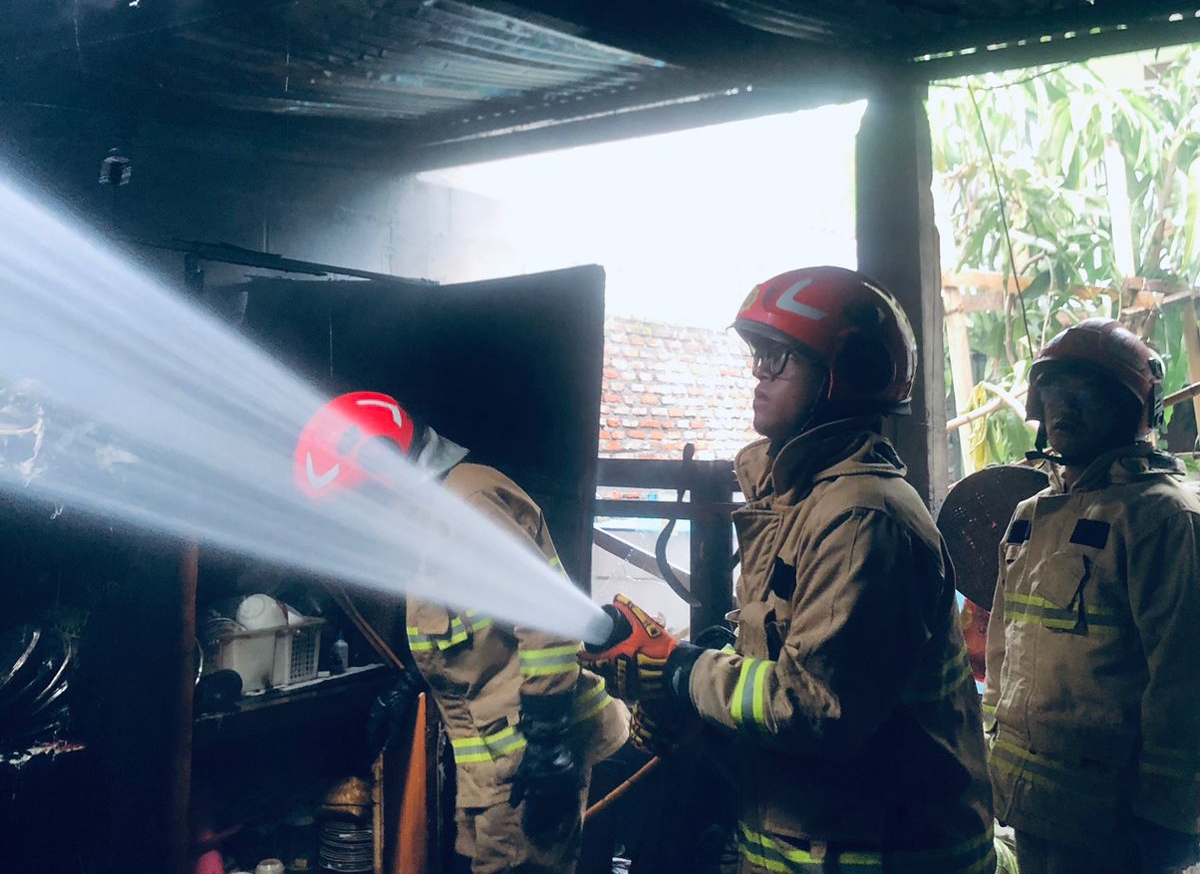Si Jago Merah Hanguskan Ruangan Dapur Rumah Warga Desa Sumberejo