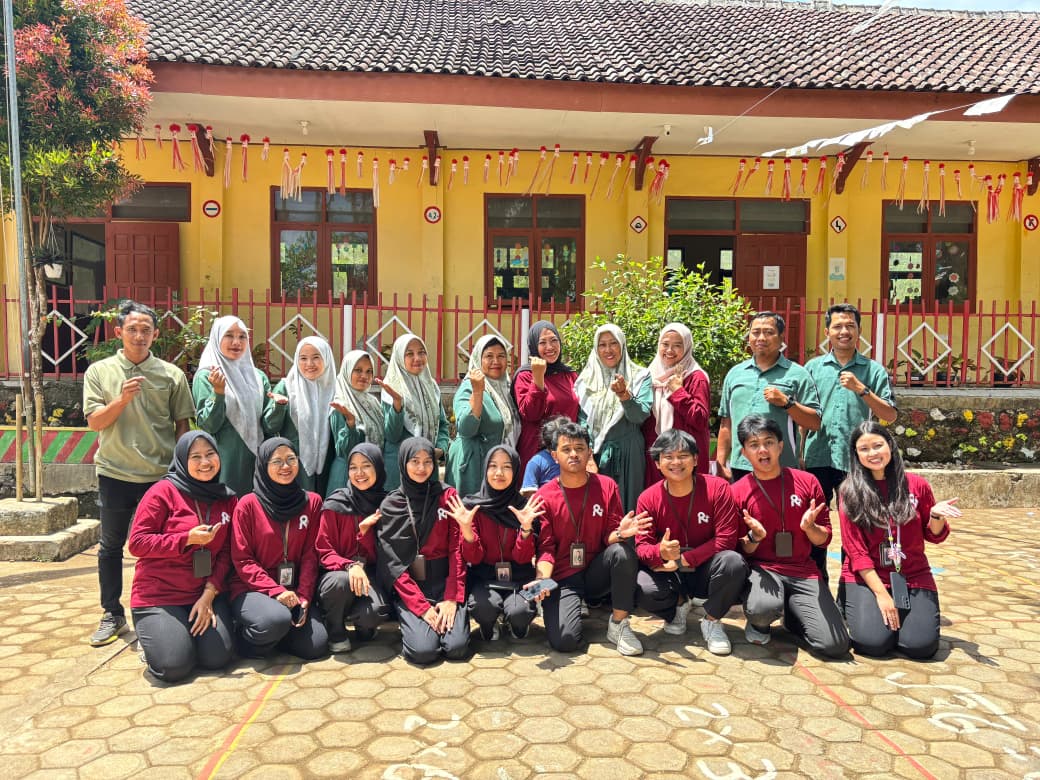 Dukung Pencapaian SDGs, Tim Abdimas Ilmu Kesehatan Masyarakat UM Edukasi Gizi Seimbang Lewat Game Edukatif di SDN Sumbersih 01 Blitar