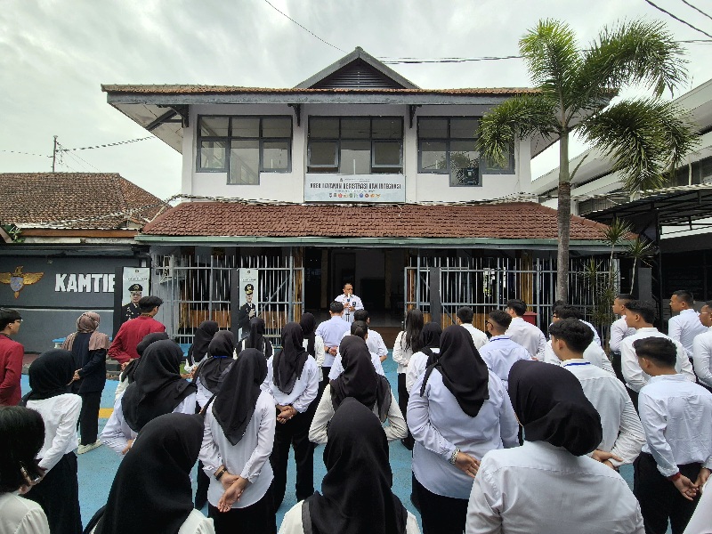 Bangun Pelayanan Prima, Kalapas Malang Ajak Peserta Magang Jaga Zona Integritas