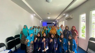 Dukung UMKM Perempuan, Polinema Latih Ibu-Ibu ‘Aisyiyah Olah TOGA Jadi Teh Herbal