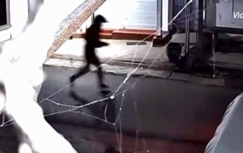 Rekaman CCTV Jadi Penuntun Polisi Ringkus Pelaku Penjambretan di Desa Pujon Lor