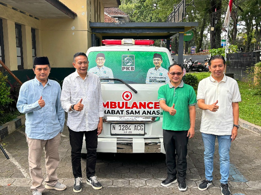 Bantu Akses Layanan Kesehatan, Sam Anas Luncurkan Ambulans Gratis