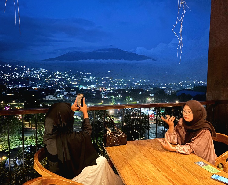 Ramadan 1447 H, The Batu Hotel & Villas Sajikan Iftar On The Sky dengan Panorama 360 Derajat