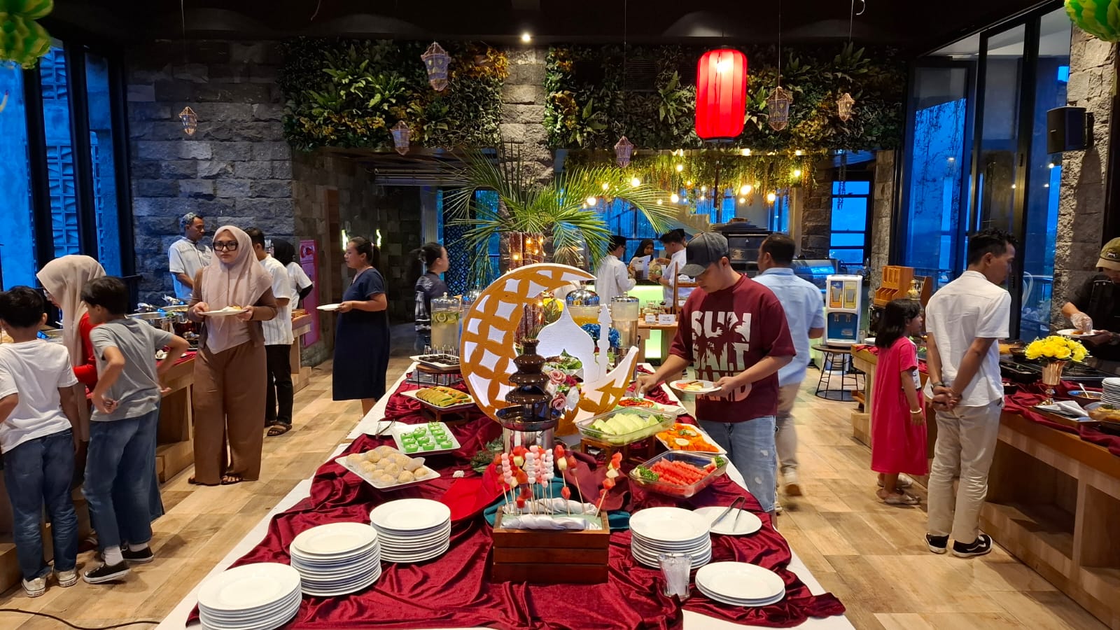 Iftar on The Sky Batu Hotel & Villas, Nikmati Buka Puasa di Ketinggian dengan Gemerlap City Light