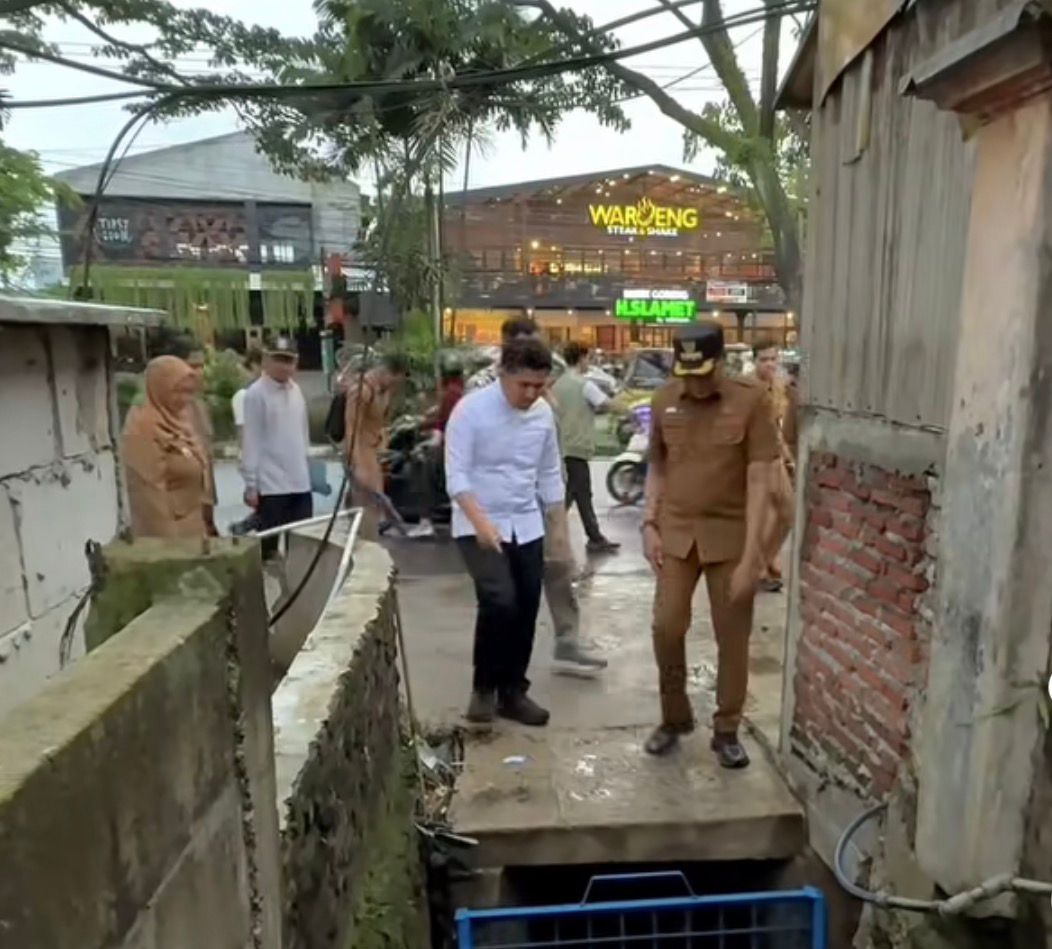 Tinjau Langsung Suhat, Wagub Emil Temukan Beberapa Kendala Penyebab Banjir