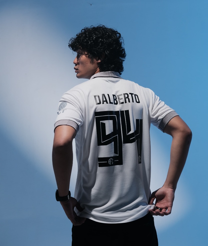 Arema FC Luncurkan Jersey Keempat, Seluruh Keuntungan Bersih untuk Keluarga Korban Kanjuruhan