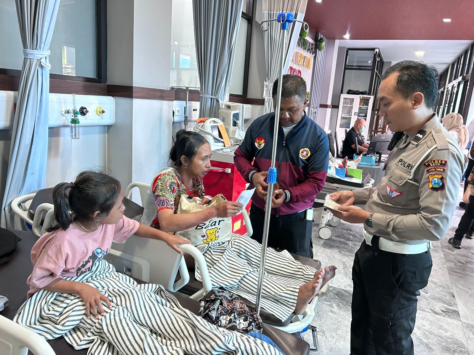 Rem Blong di Jalur Ekstrem Klemuk, Sang Ayah Tewas dan Anak 12 Tahun Alami Patah Kaki