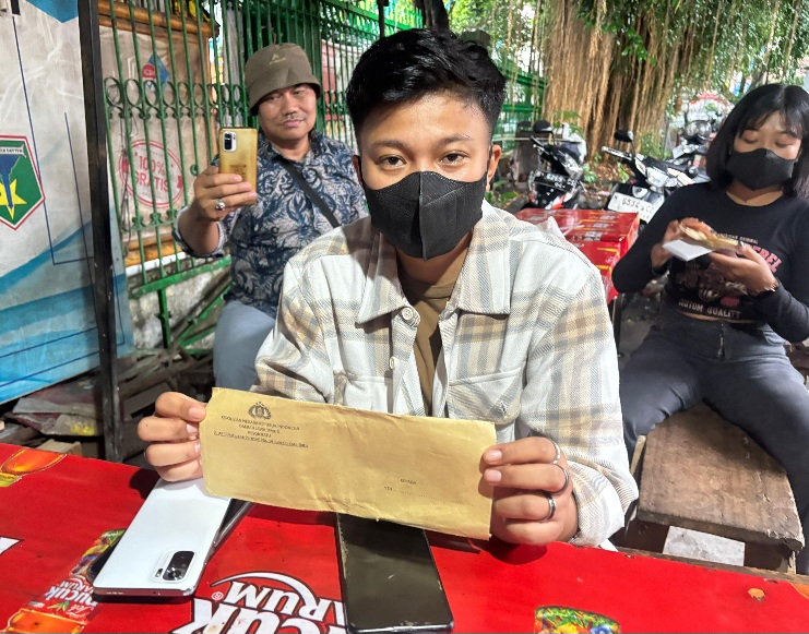 Yupi Rere Laporkan Balik Intan ke Polres Batu