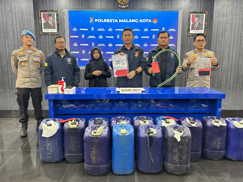 Pegawai SPBU di Malang Ditangkap Bersama Dua Pelaku Lain, Bantu Penyalahgunaan Penjualan BBM Subsidi