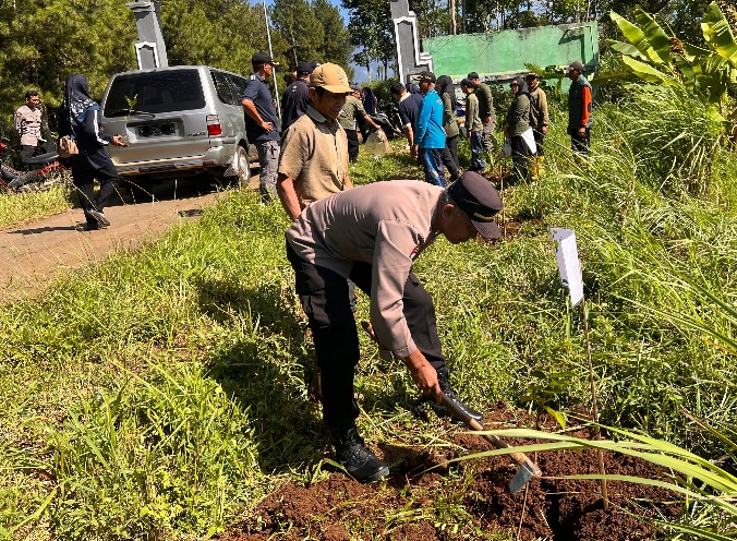 GEBER MALANG di Lawang: Kolaborasi Warga Tanam Pohon untuk Lingkungan Lebih Sehat