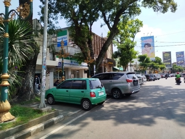 Parkir Kayutangan